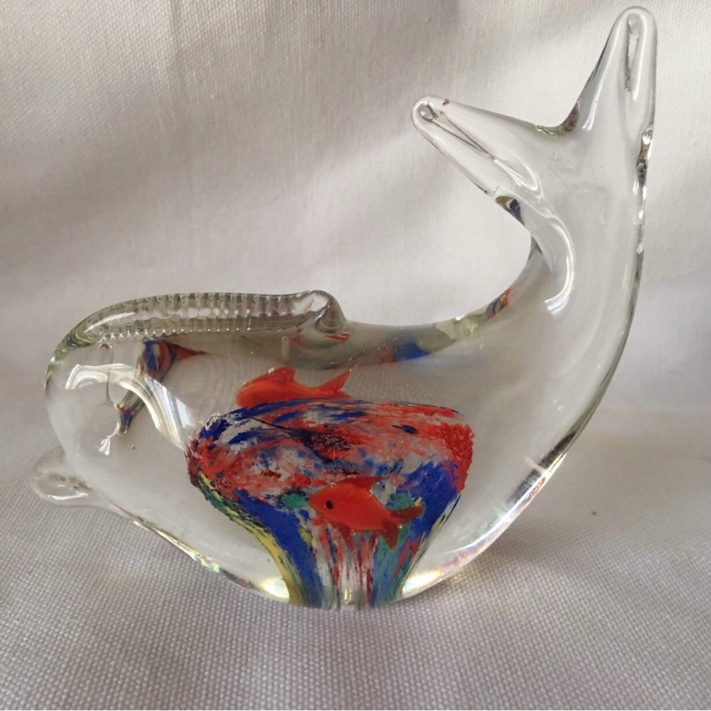 Paperweight Fish reef inside Dolphin